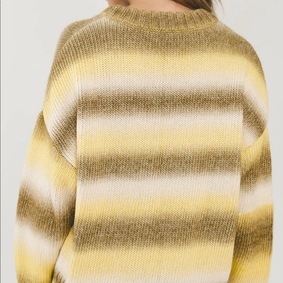 Something Navy Poppy Ombre Sweater shorts & Sweater - Picture 3 of 7